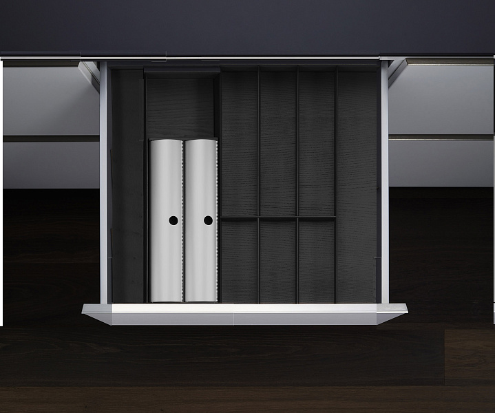 КОМПЛЕКТ лоток + держатель для фольги, ФайнЛайн Линик 500-600 мм, глубина 500 мм, цвет ЯСЕНЬ черный Kessebohmer